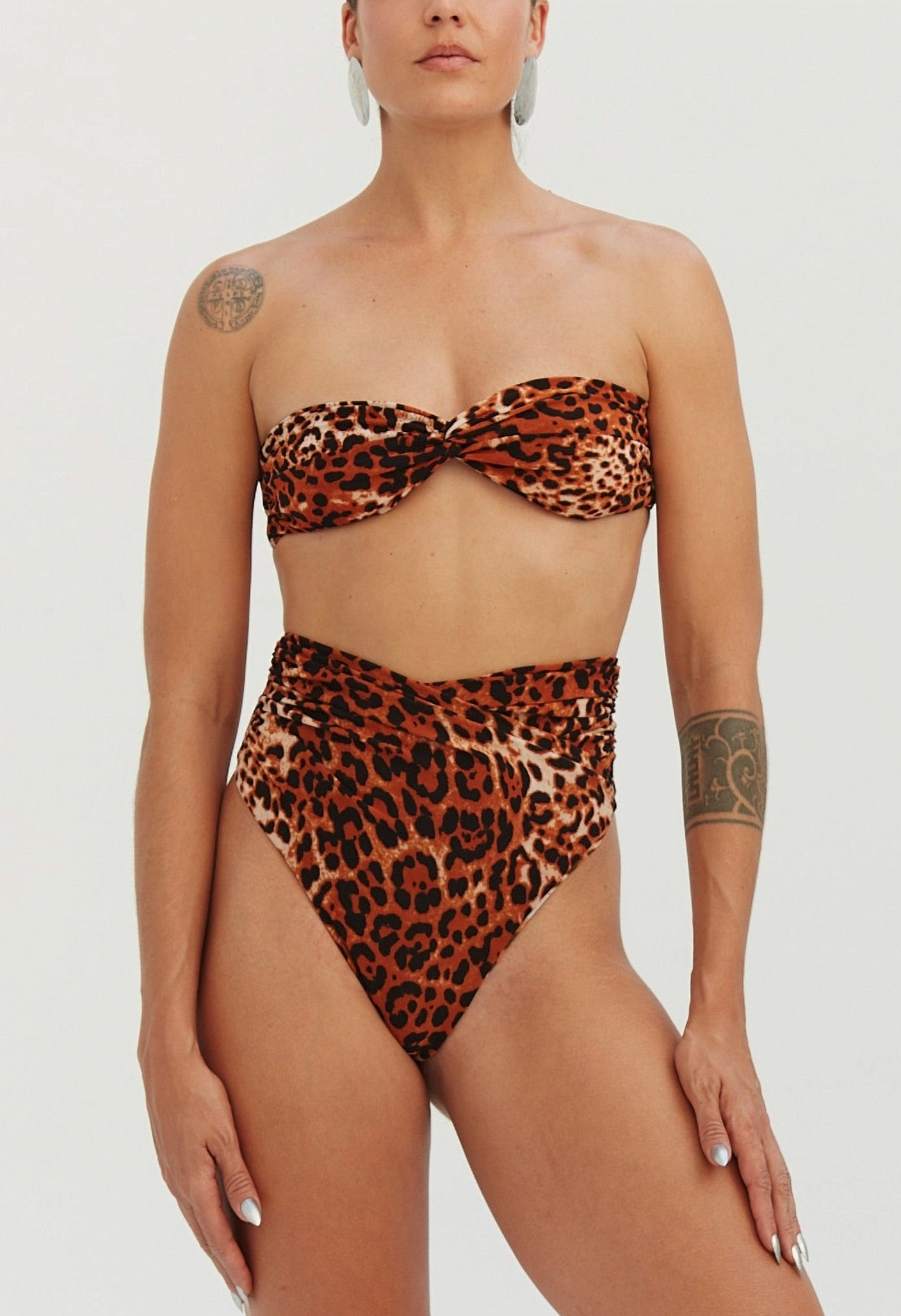 Hot Pant Egito Onça